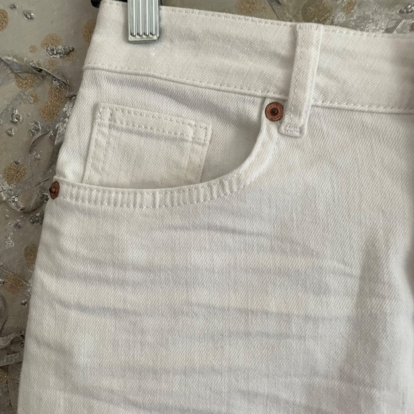 New with original tag. Classic Riona Skirt. Bright White. - Picture 3 of 6